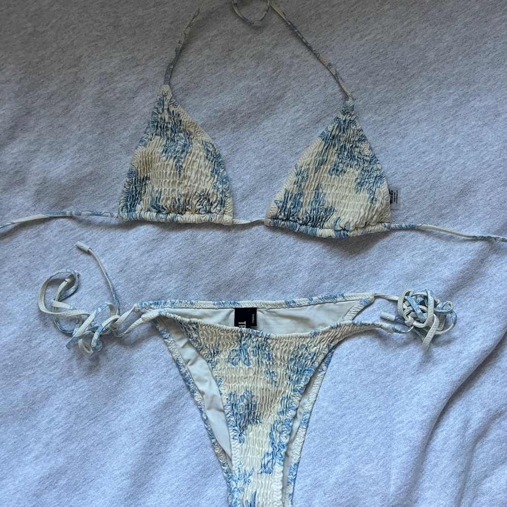 Triangl blue and white bikini